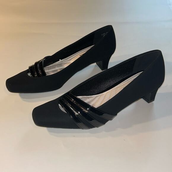 NIB Easy Street Entice Dress Shoe Square Toe Pump Black Size 6 - Picture 3 of 9